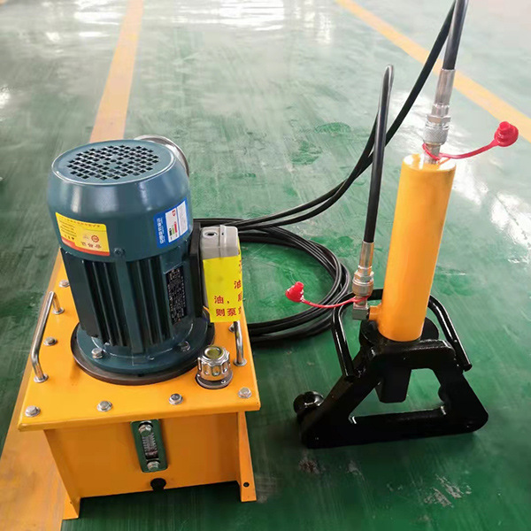 Sleeve-cold-extruder-6